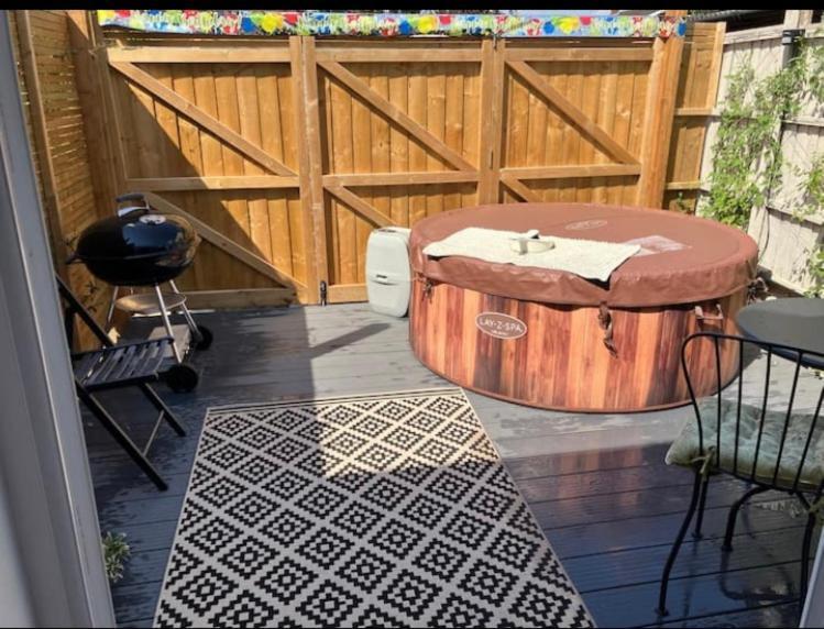 Elkstone Studio Private Hottub Pet Friendly Malvern Exterior foto