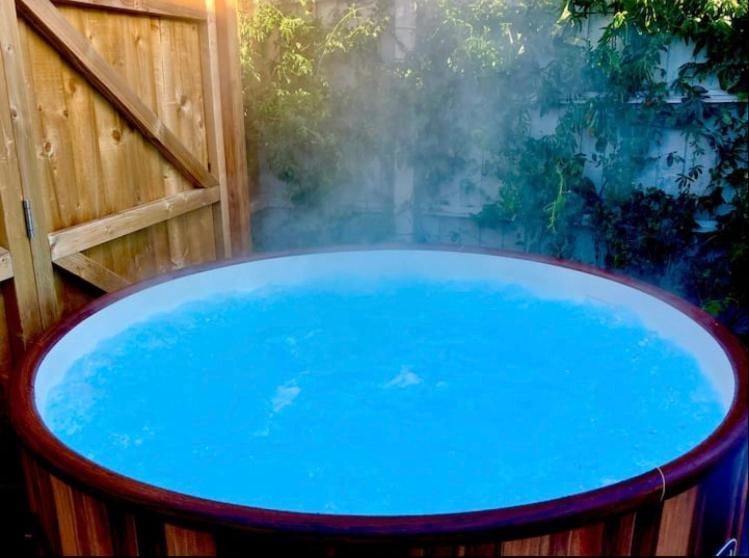 Elkstone Studio Private Hottub Pet Friendly Malvern Exterior foto